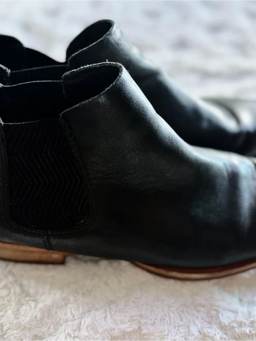 Kork-Ease Black Leather Chelsea Ankle Boots 8M GUC